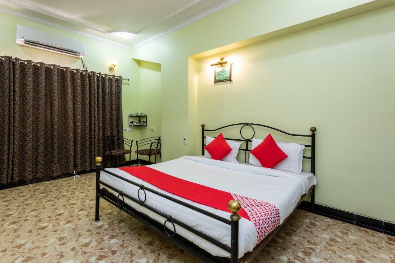 Oyo 38142 Girdhar Mahal Hotel Indore Exterior foto