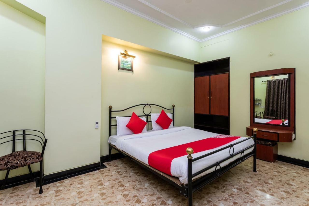 Oyo 38142 Girdhar Mahal Hotel Indore Exterior foto