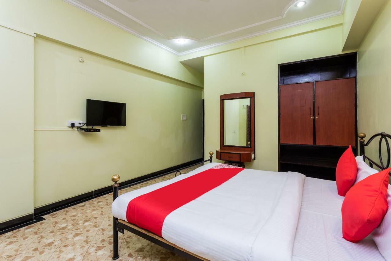 Oyo 38142 Girdhar Mahal Hotel Indore Exterior foto